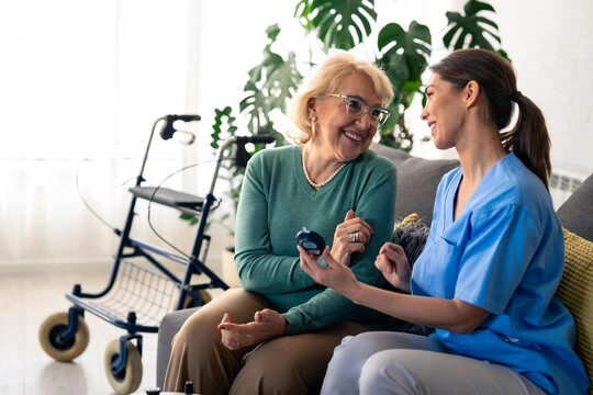 Home care pelo SUS: o guia completo sobre o dever do estado e como garantir a assistência domiciliar gratuita